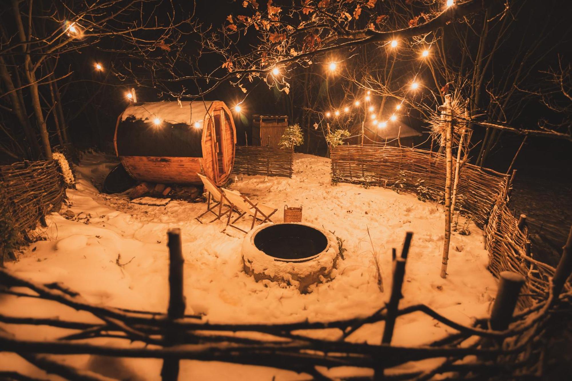 Willa Cozy wood hut on the farm Trebivlice Zewnętrze zdjęcie